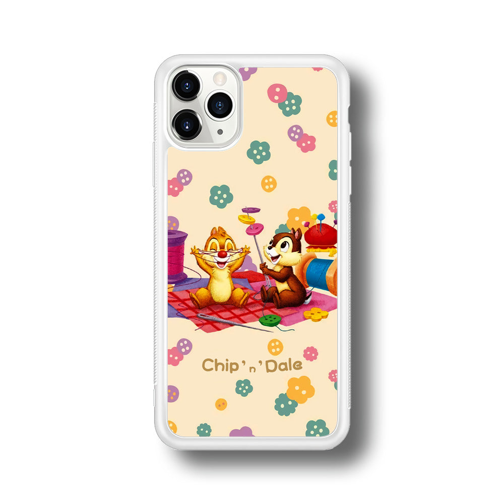 Chip N Dale Play with Yarn iPhone 11 Pro Max Case