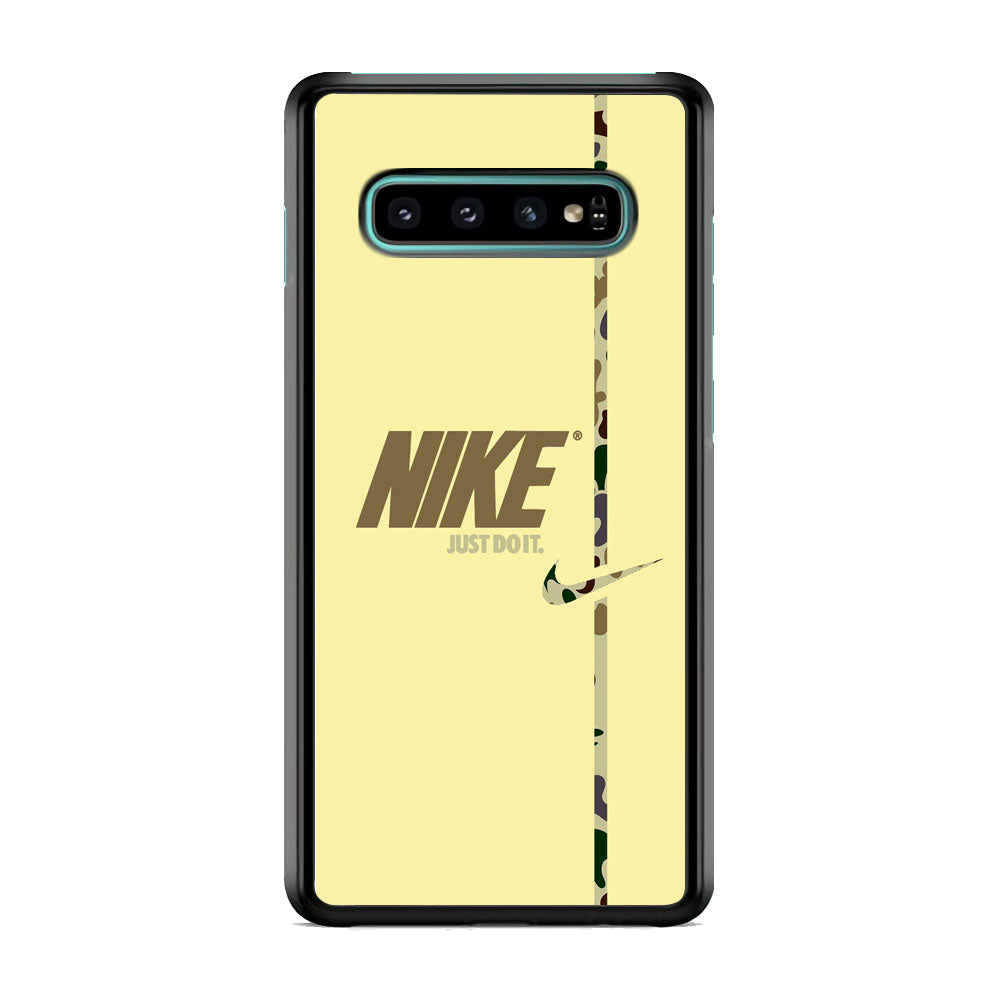Nike Desert Camo Samsung Galaxy S10 Plus Case