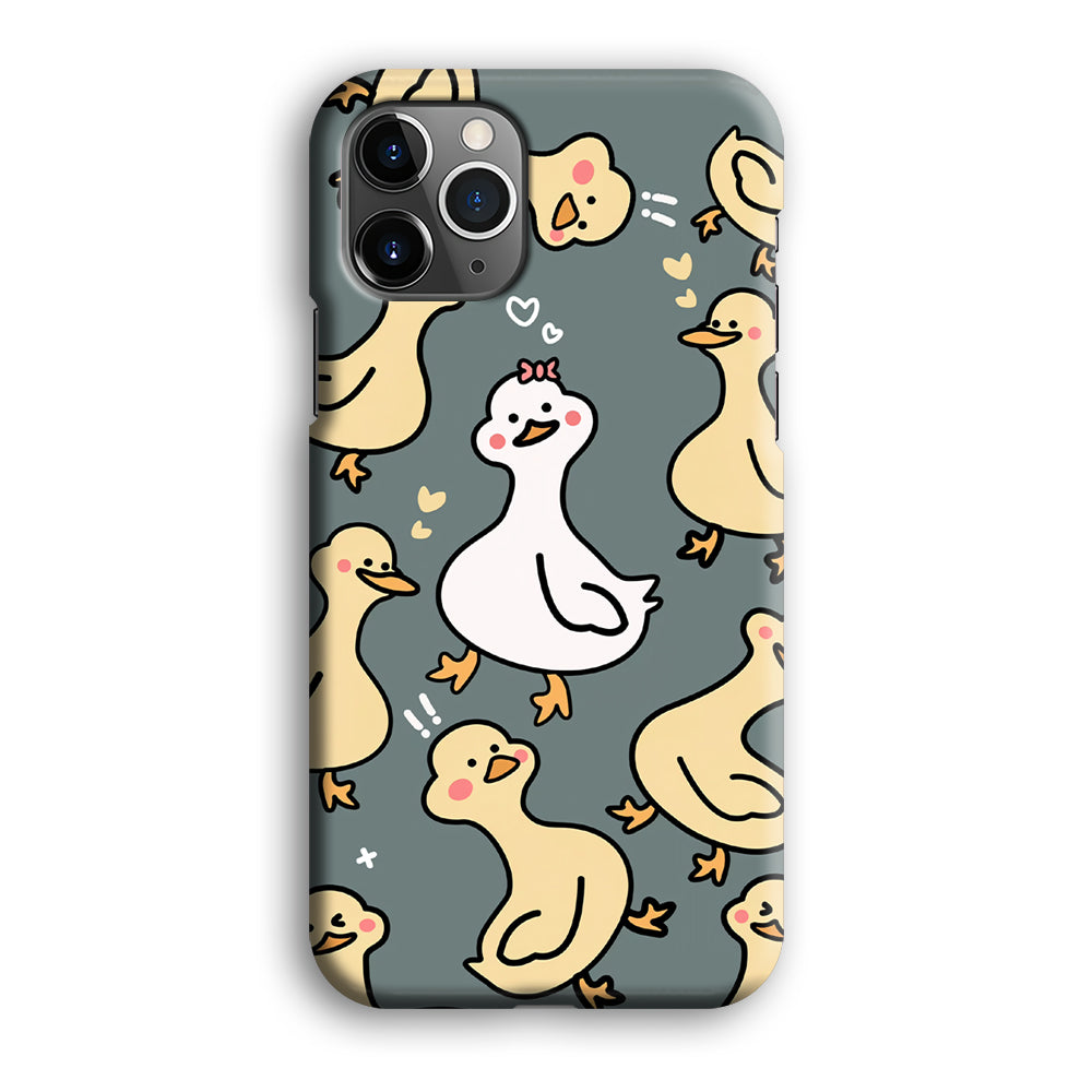 Princess of Duck Patern Wallpaper iPhone 12 Pro Case