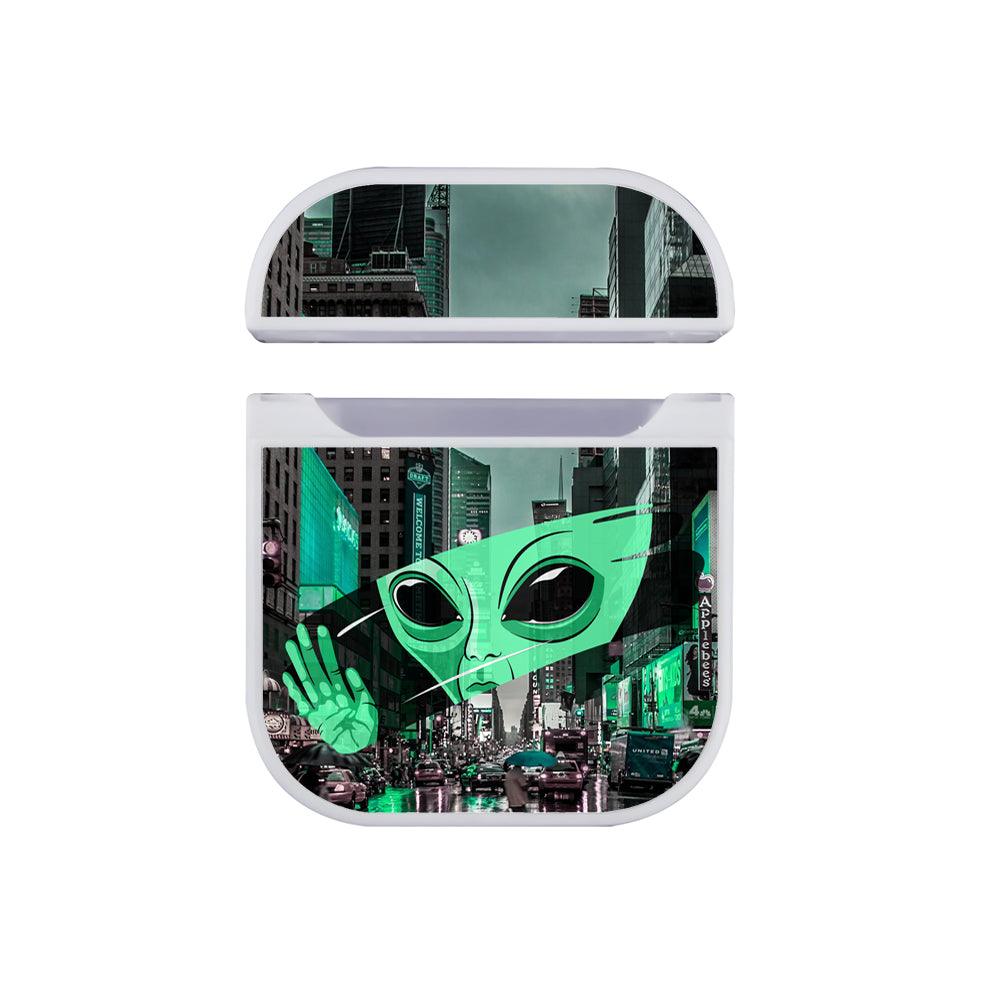 Alien Observing The City Apple Airpods Case White