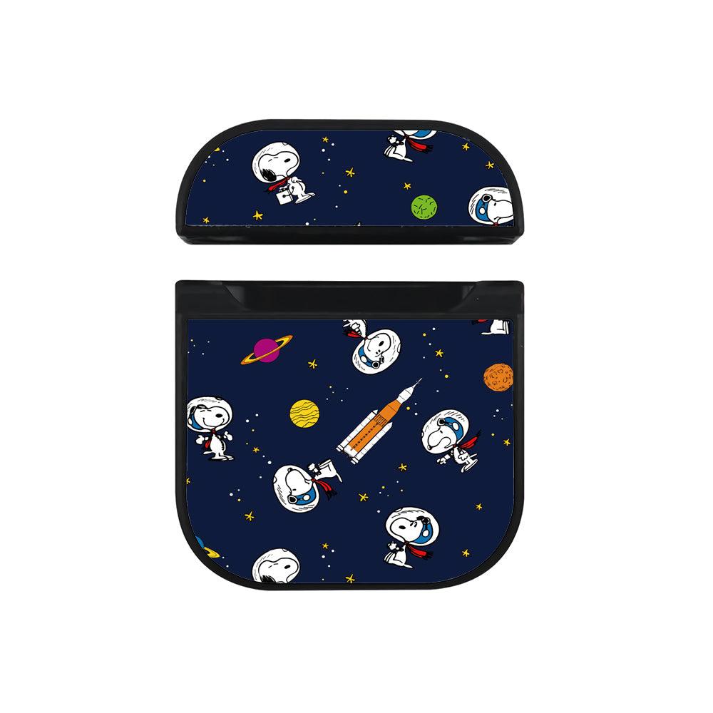 Astronaut Snoopy Pattern Apple Airpods Case Black