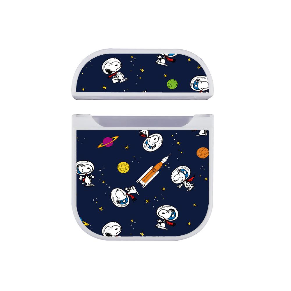 Astronaut Snoopy Pattern Apple Airpods Case White