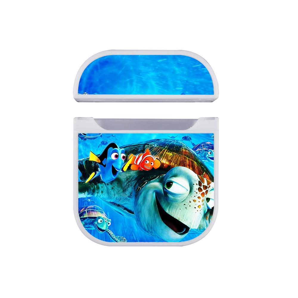 Finding Nemo Dorry and Turtle Apple Airpods Case White