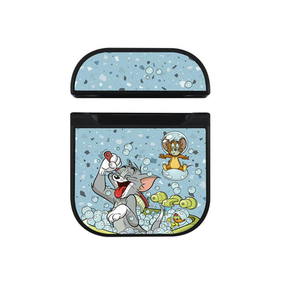 Tom and Jerry Fresh Morning Shower Apple Airpods Case Black