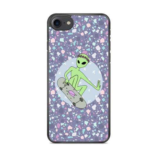 Alien Skate Show iPhone 8 Case