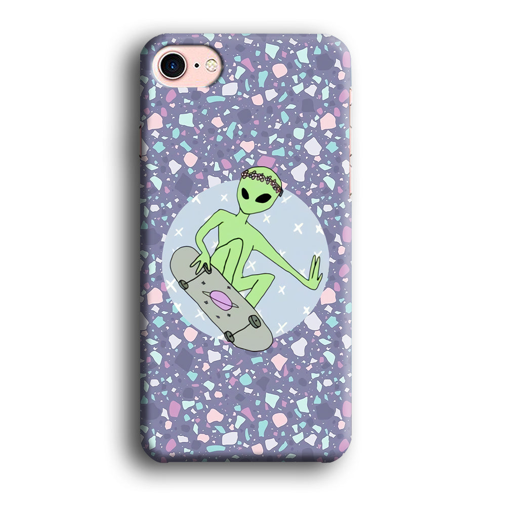 Alien Skate Show iPhone 8 Case