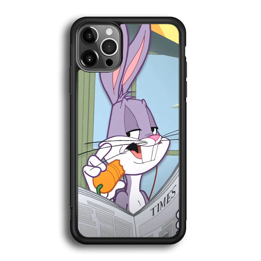 Bugs Bunny Reading The Newspaper iPhone 12 Pro Case