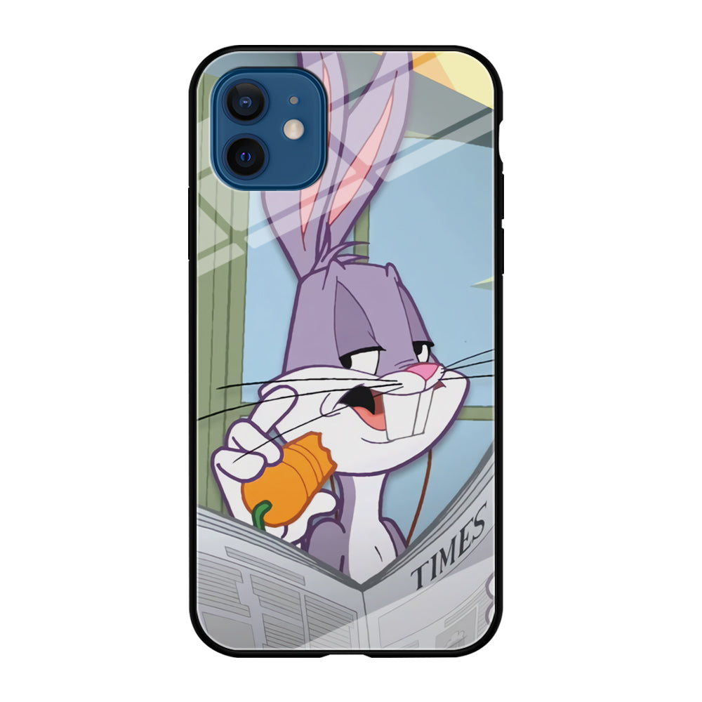 Bugs Bunny Reading The Newspaper iPhone 12 Case