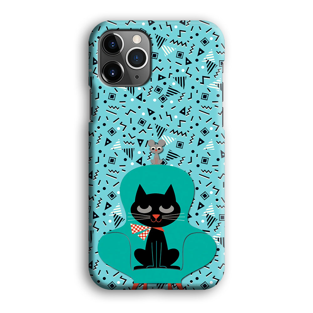 Cat and Mouse in a Chair iPhone 12 Pro Case