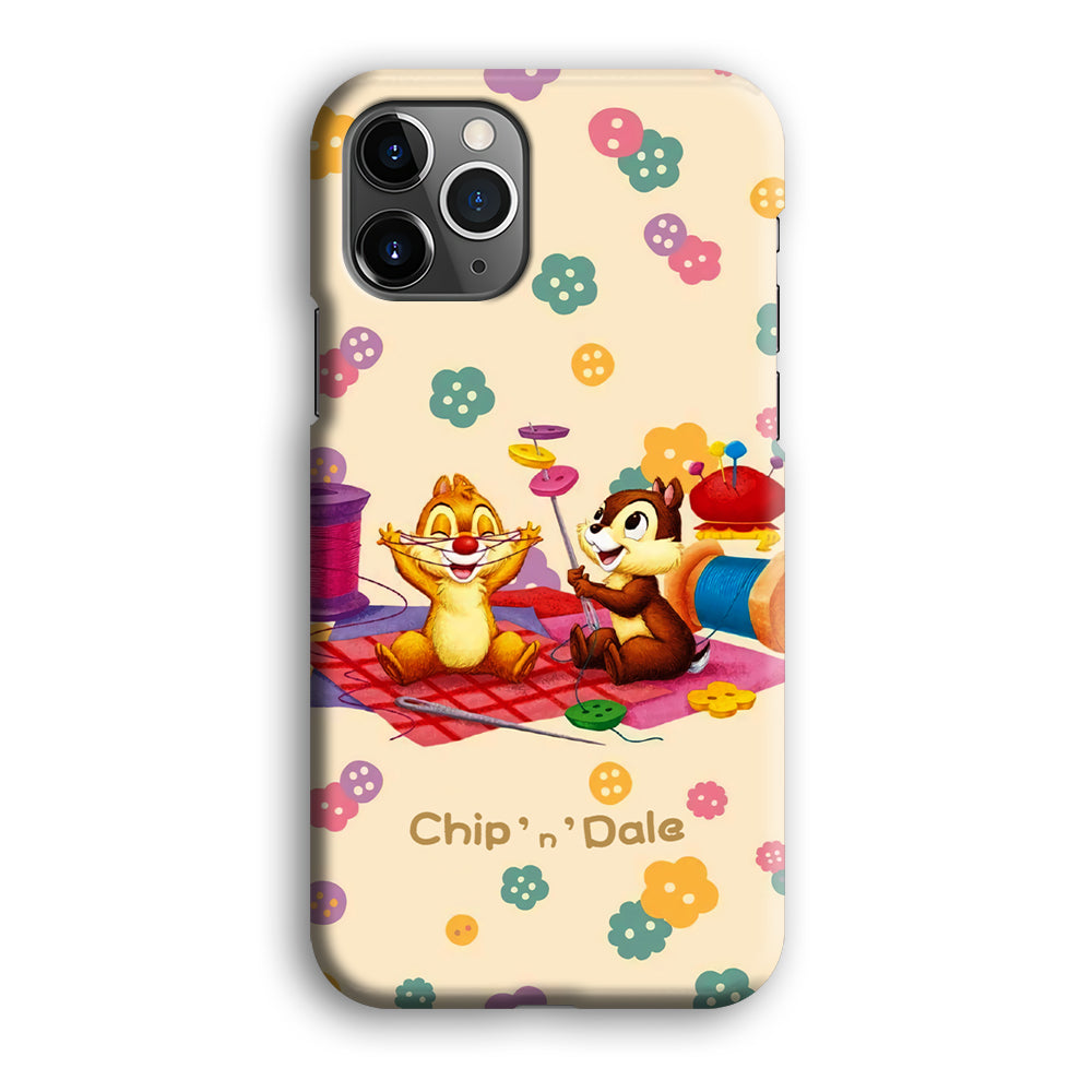 Chip N Dale Play with Yarn iPhone 12 Pro Case