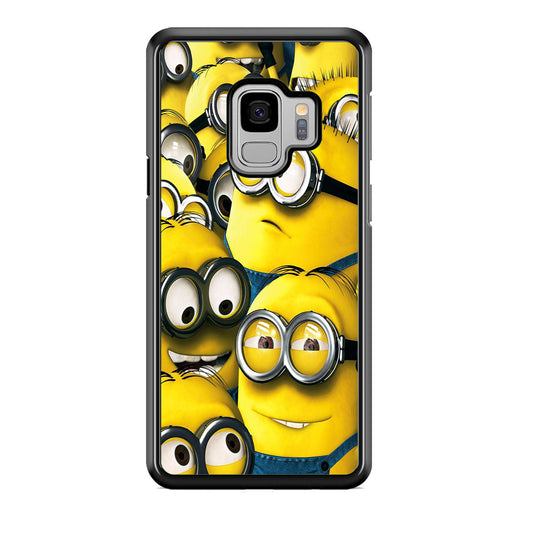 Minions Gather Around Samsung Galaxy S9 Case