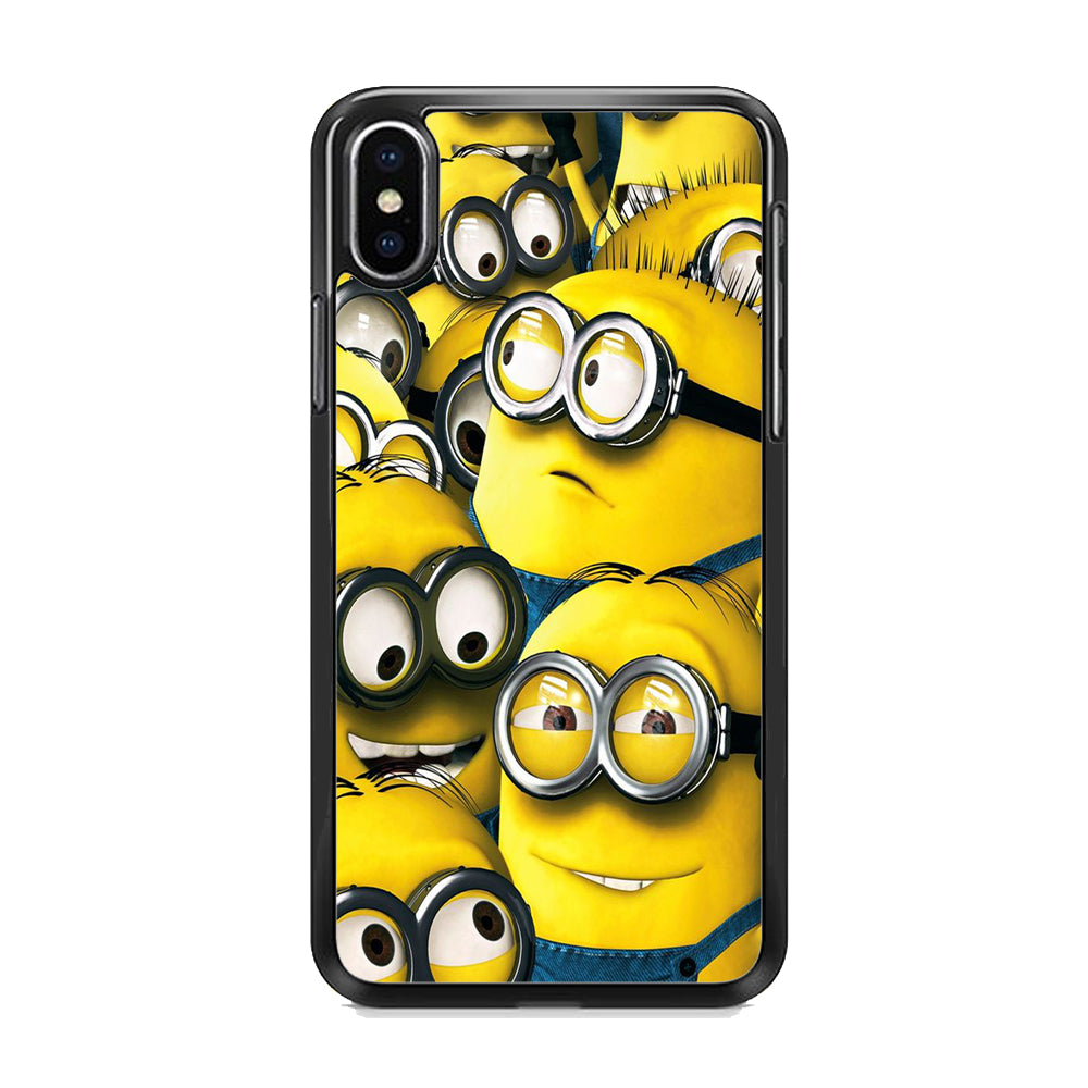 Minions Gather Around iPhone XS Case