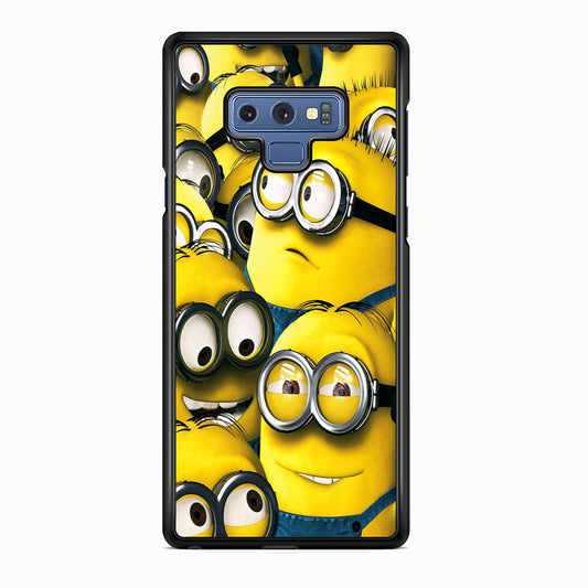 Minions Gather Around Samsung Galaxy Note 9 Case