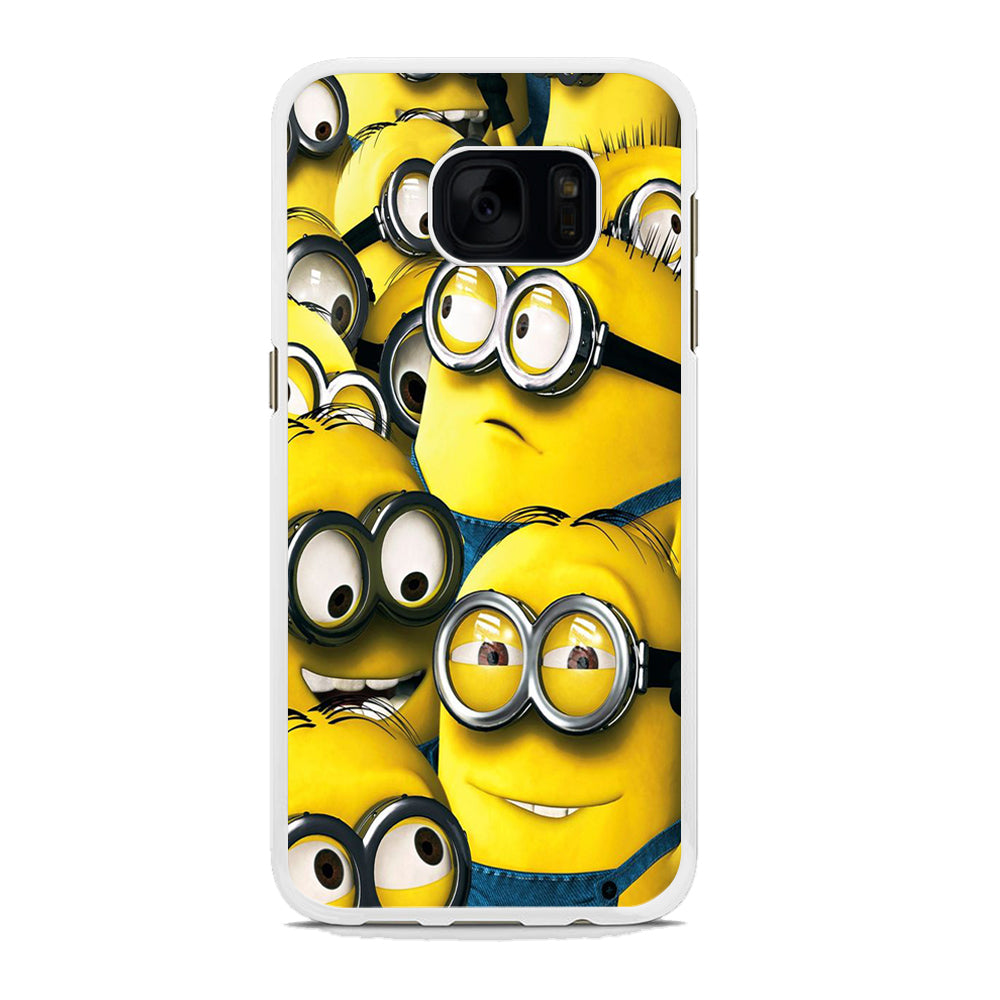 Minions Gather Around Samsung Galaxy S7 Edge Case