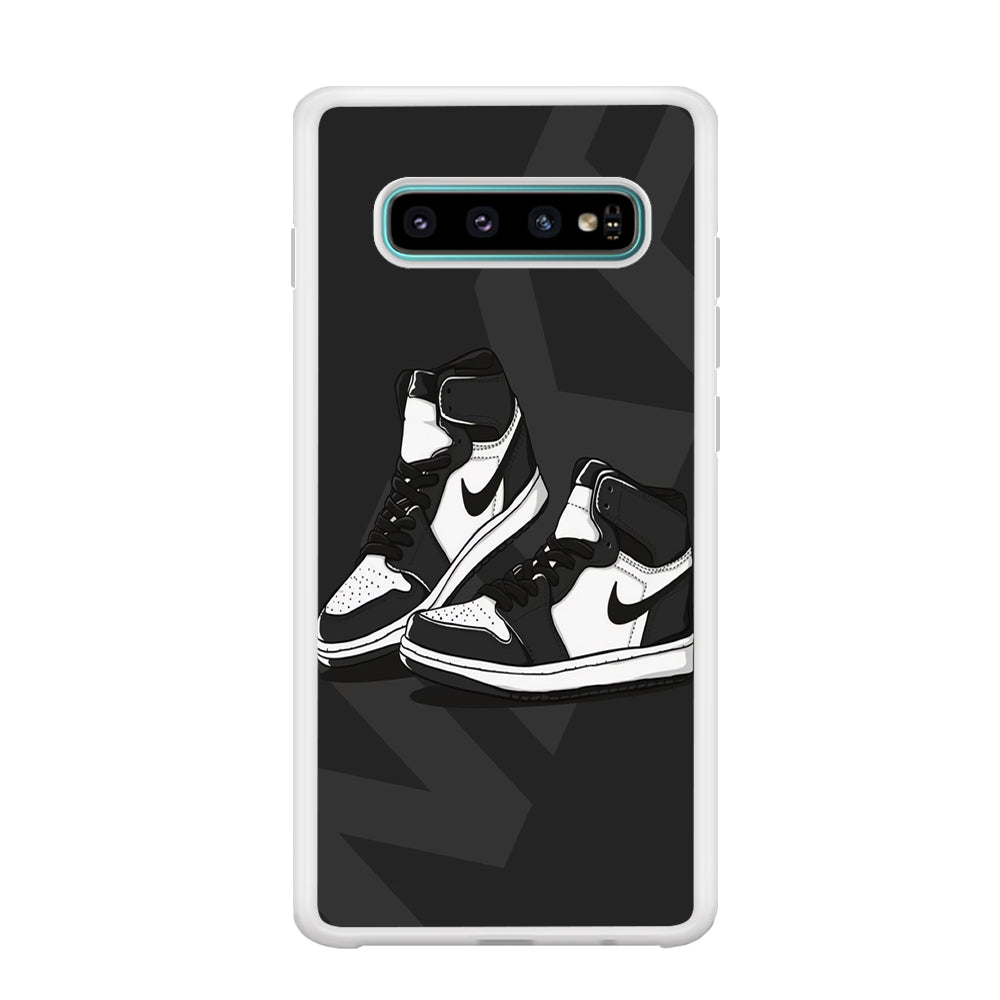 Nike Grey Shoes Samsung Galaxy S10 Case