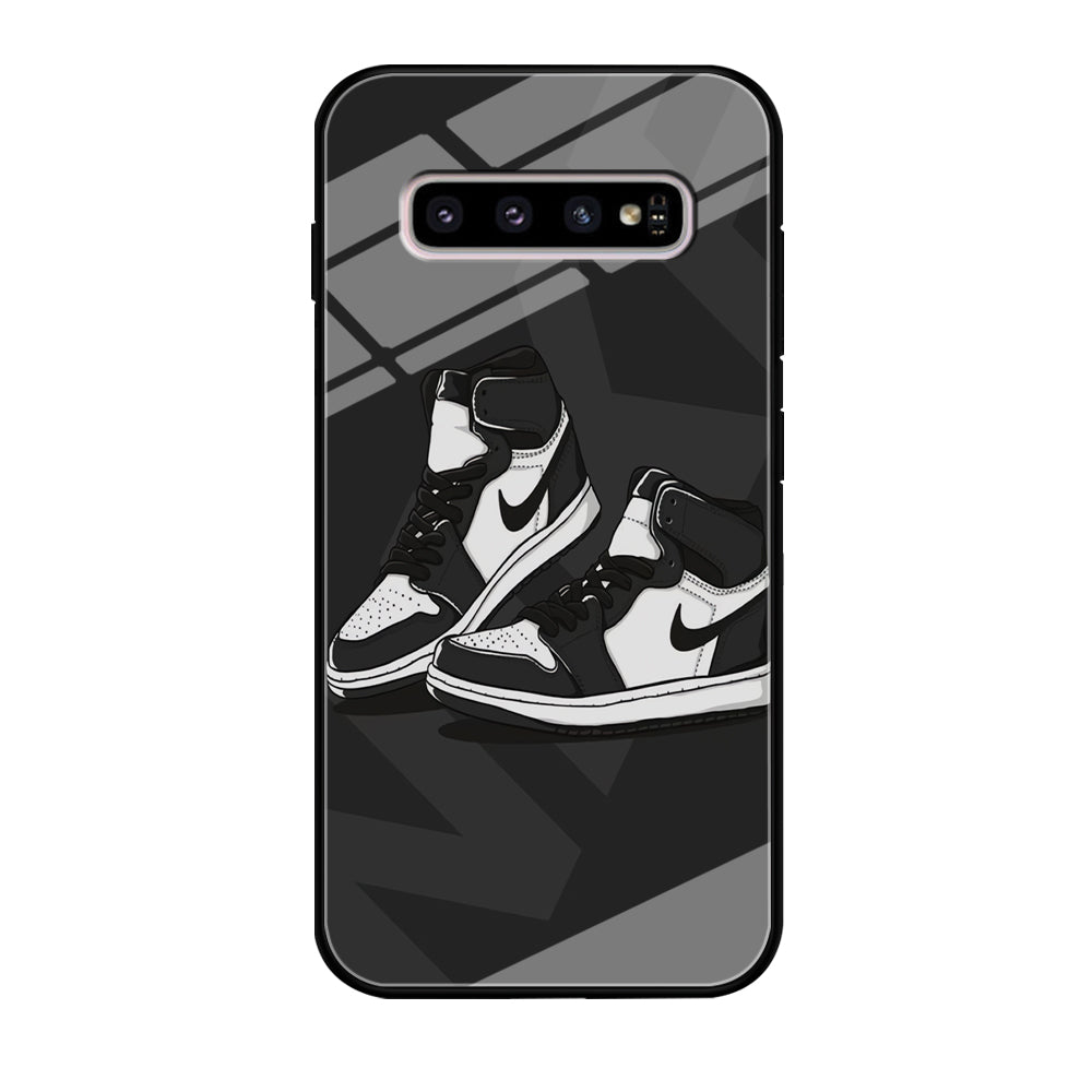 Nike Grey Shoes Samsung Galaxy S10 Case