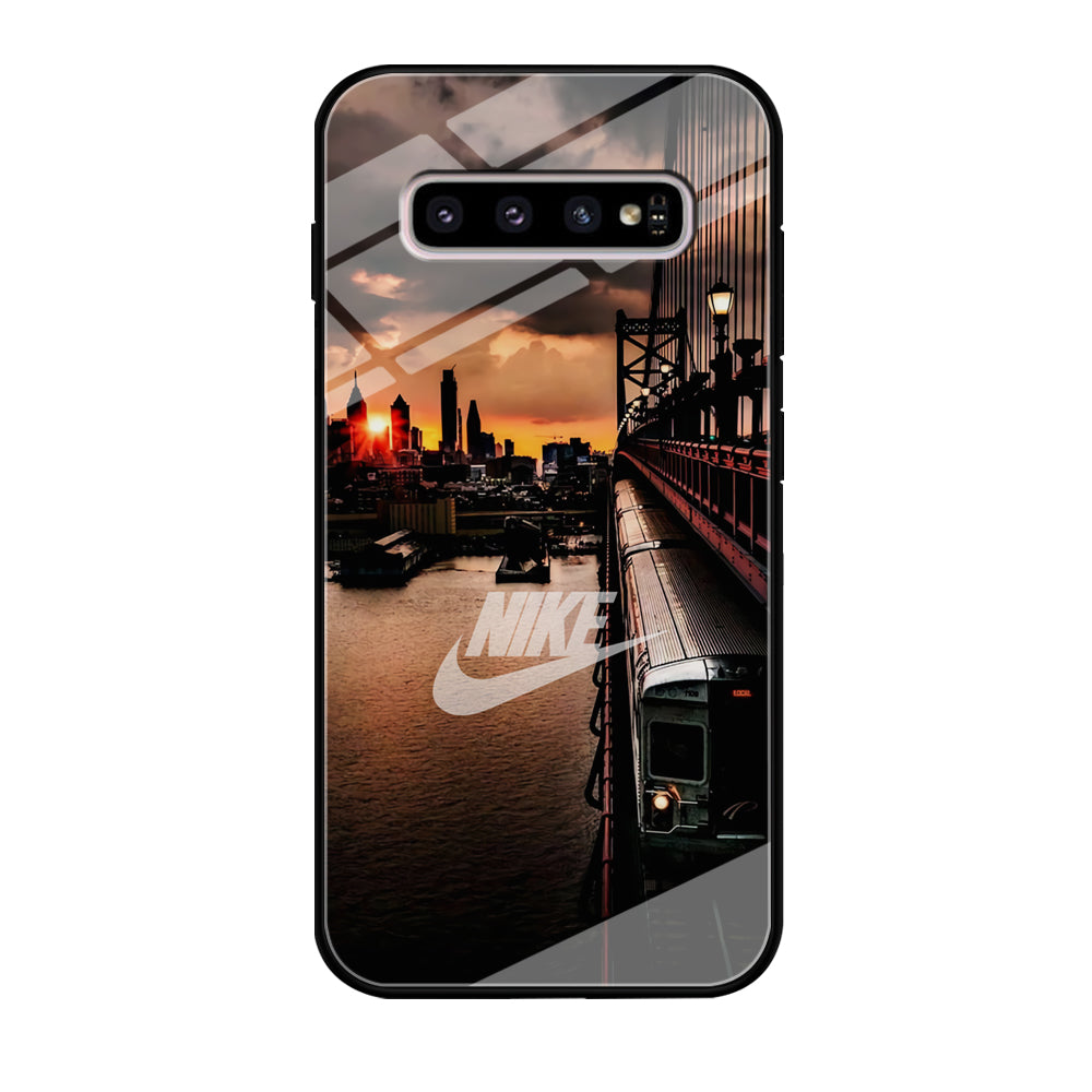 Nike Sunset in New York Samsung Galaxy S10 Case