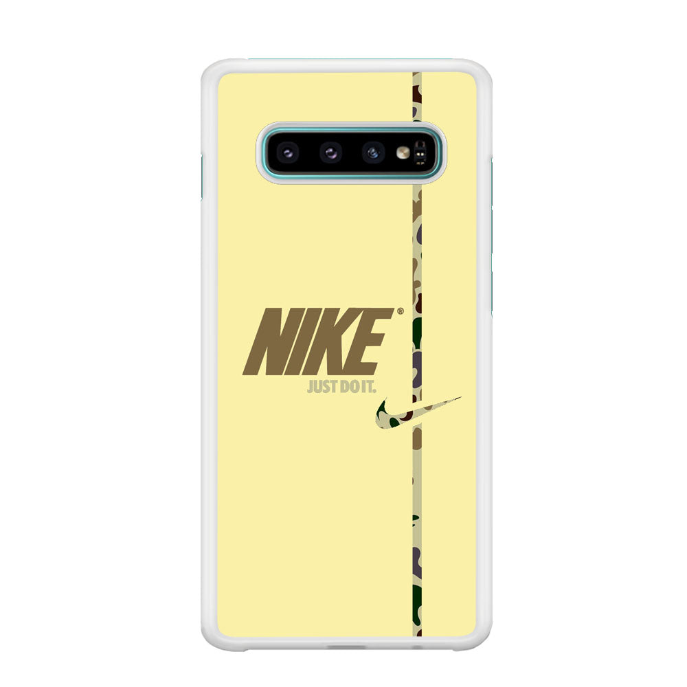 Nike Desert Camo Samsung Galaxy S10 Plus Case