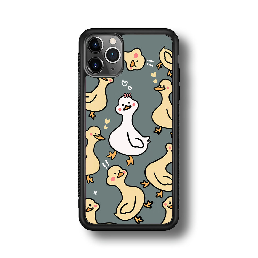 Princess of Duck Patern Wallpaper iPhone 11 Pro Case