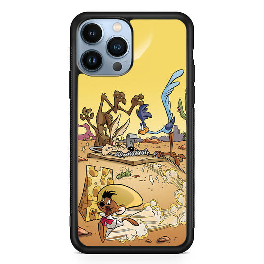 Road Runner Wile E Coyote Trapped iPhone 13 Pro Max Case