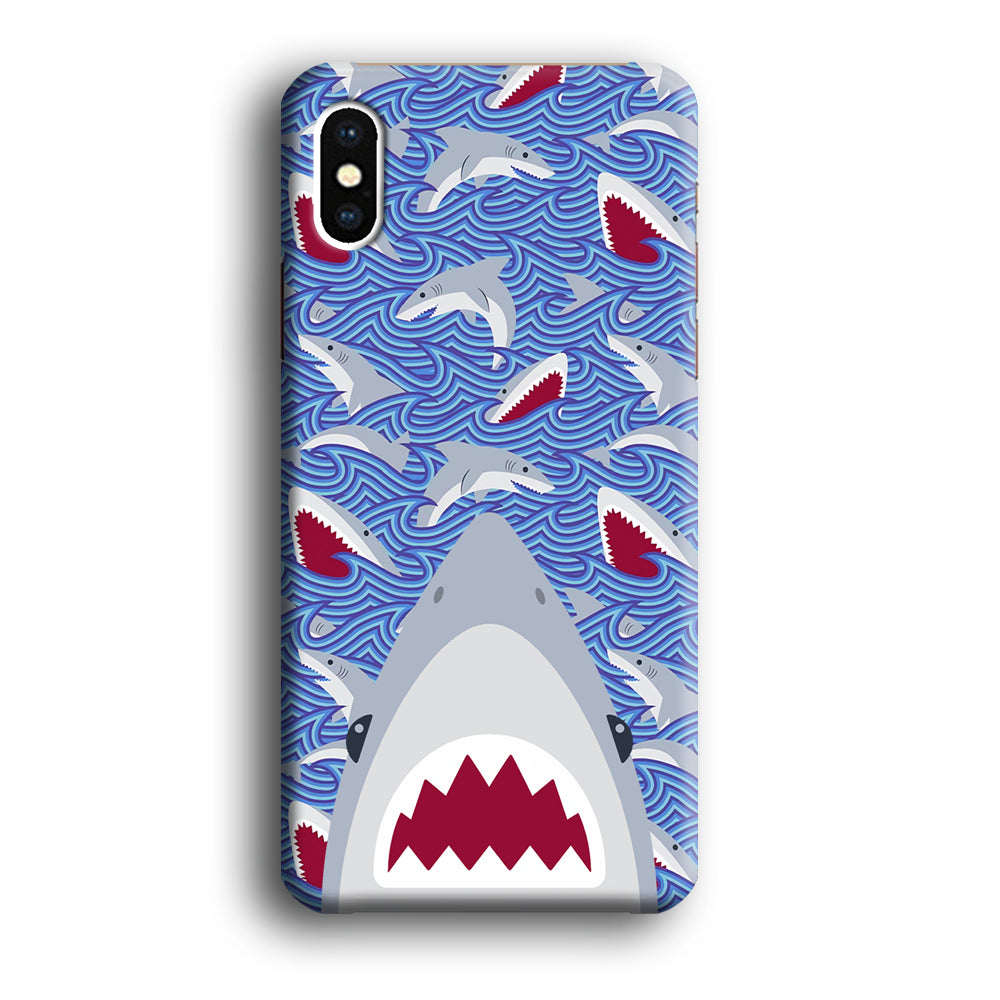 Shark in Sea Surface iPhone X Case