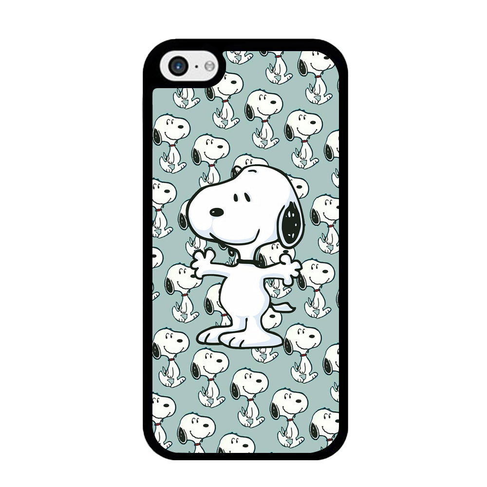 Snoopy Hug Coming iPhone 5 | 5s Case - Carneyforia